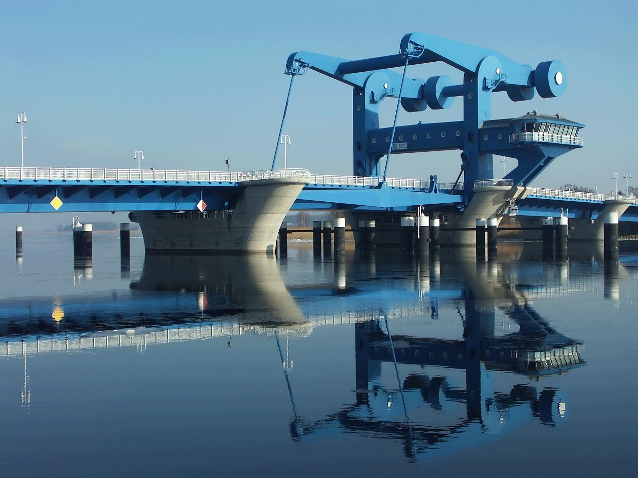 Die Peenebrücke in Wolgast